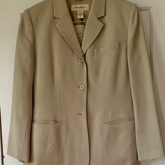 Eddie Bauer Beige Wool Pant Suit. Petite 10 - Picture 1 of 12
